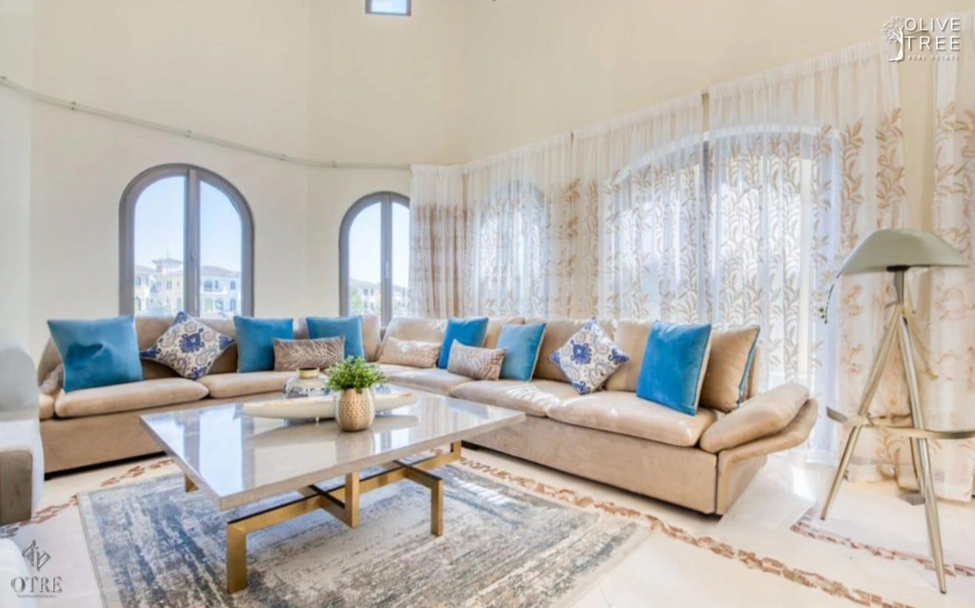 Villa with Private Beach Acces in The Palm Jumeirah